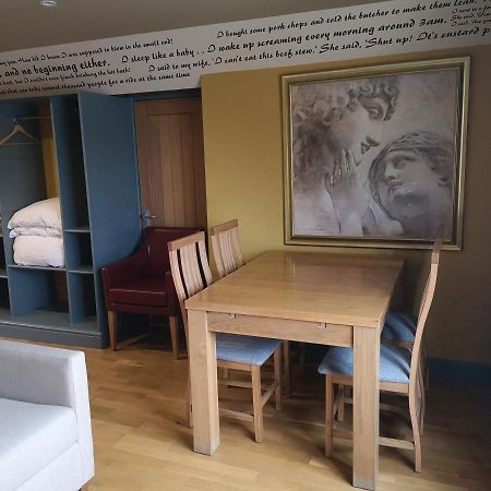 Star Inn Страуд Экстерьер фото