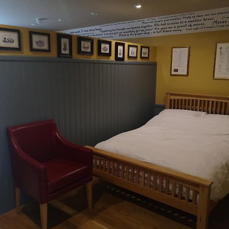 Star Inn Страуд Экстерьер фото
